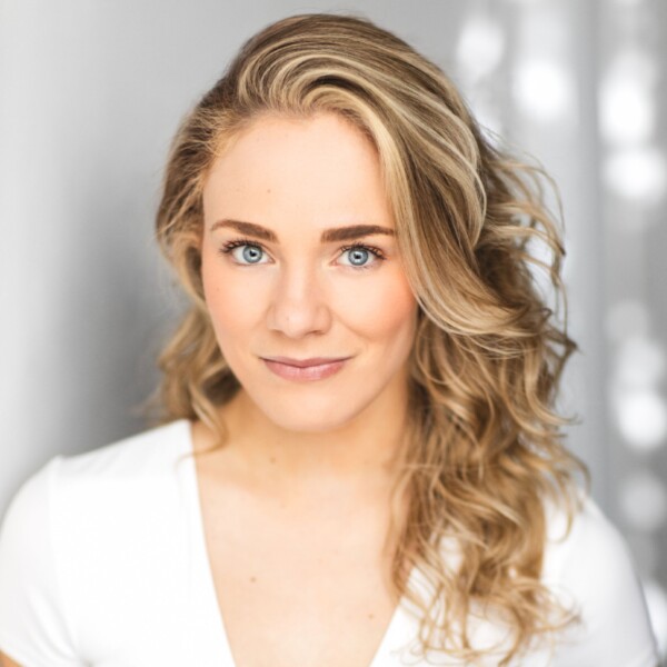 Alysse Ernewein, Stagecoach Calgary East teacher (Singing)